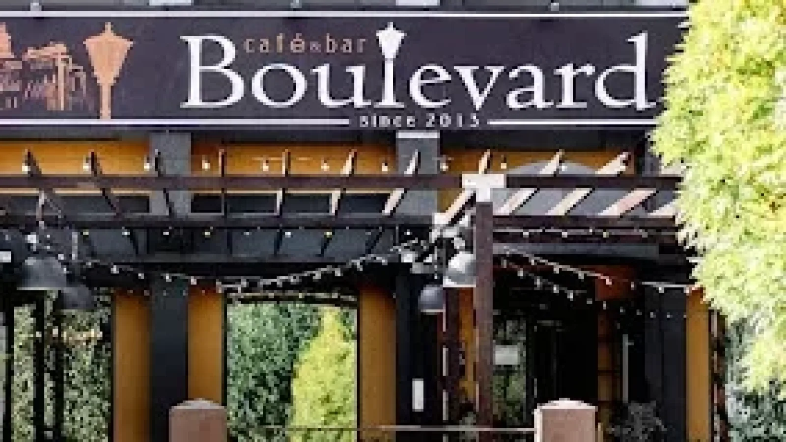 Boulevard Cafe & Bar