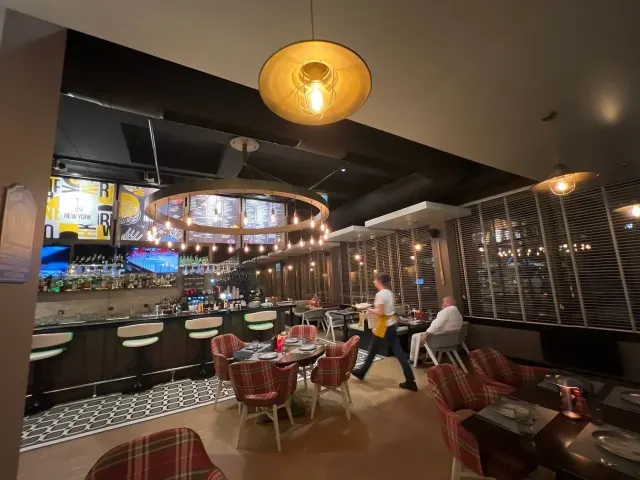 New York Restaurant & Bar